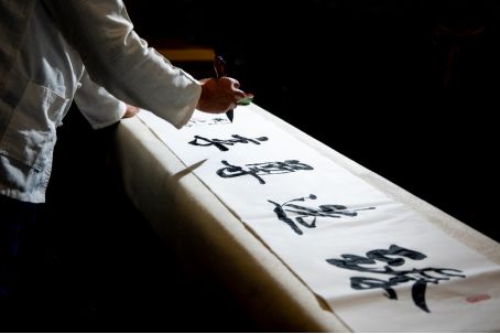 合肥银泰中心VVIP走进尊界超级工厂之旅开元棋牌智造非凡 臻选尊享华为臻选店·(图2)